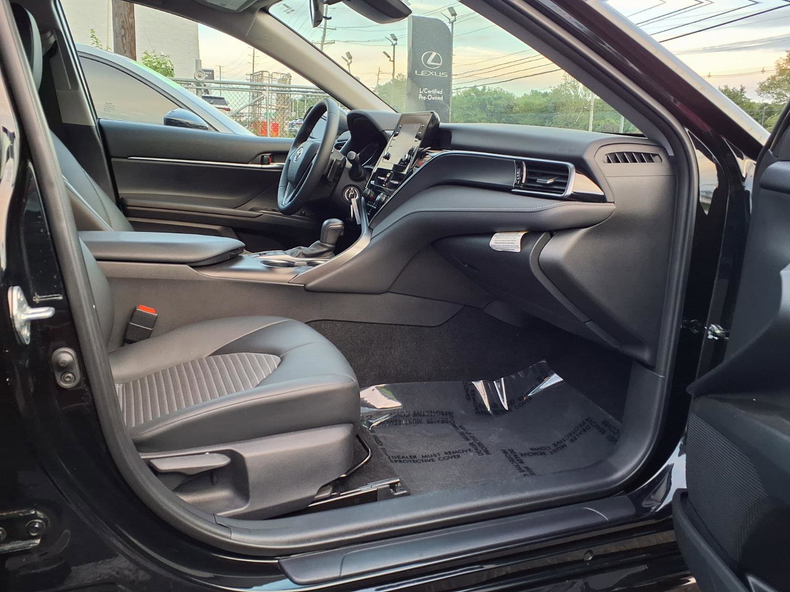 Used 2023 Toyota Camry SE AWD/4WD image 17
