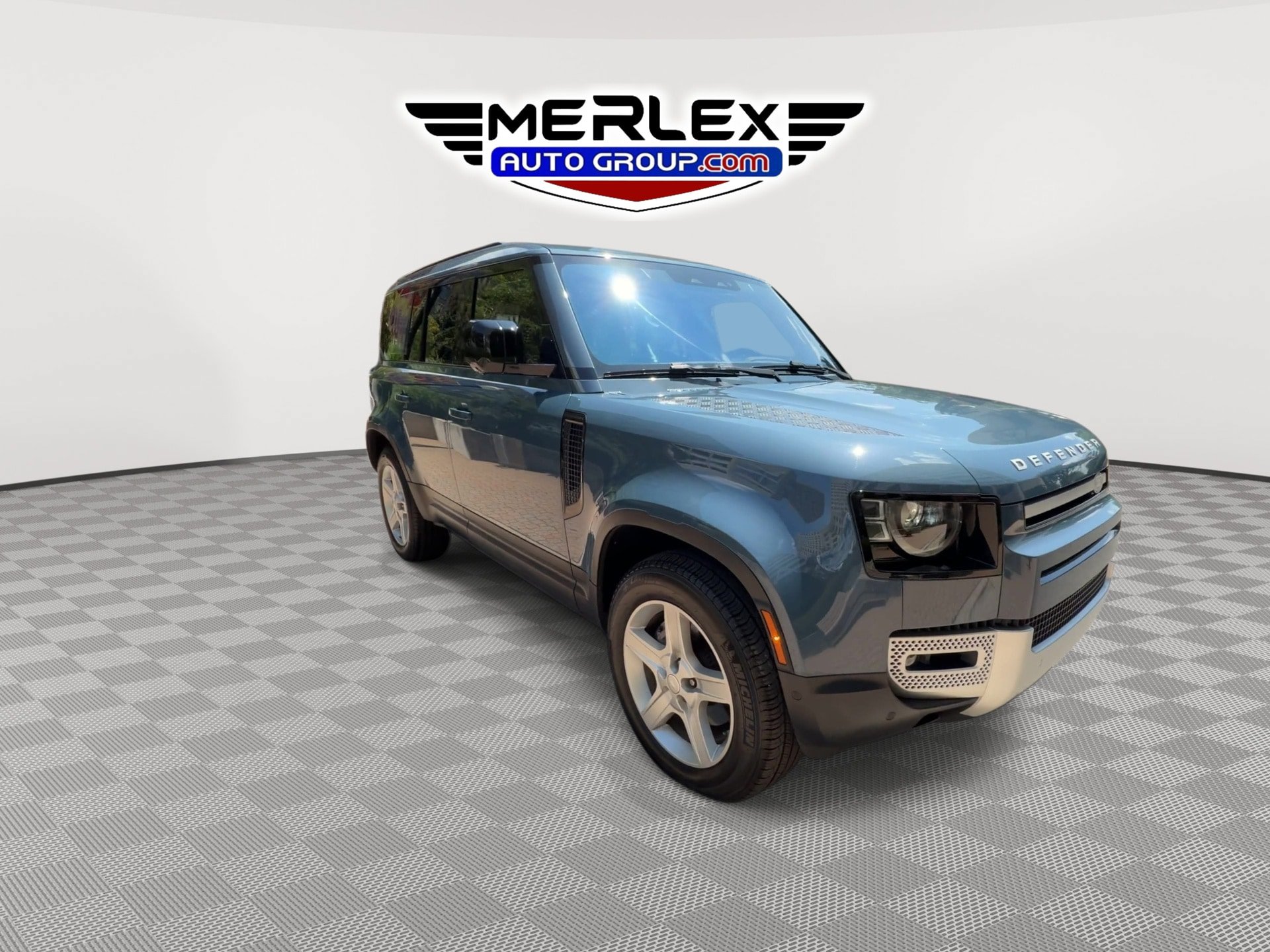 Used 2020 Land Rover Defender 110 SE AWD/4WD image 2