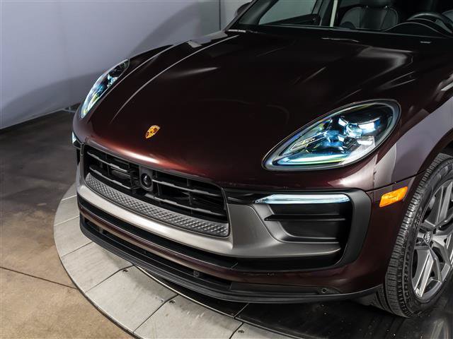 Used 2026 Porsche Macan AWD/4WD image 11