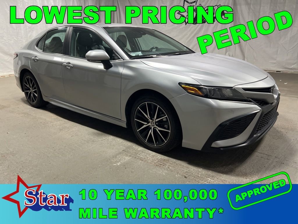 Used 2024 Toyota Camry SE image 1