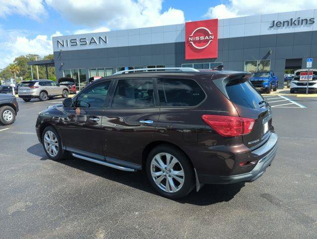 Certified 2019 Nissan Pathfinder SL w/ SL Premium Package FWD image 9