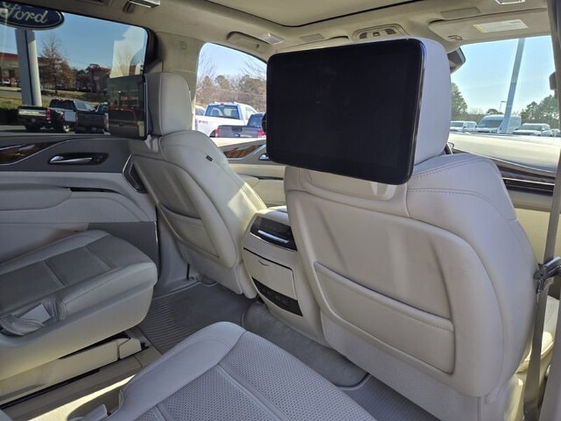 Used 2024 Cadillac Escalade Sport Platinum image 23