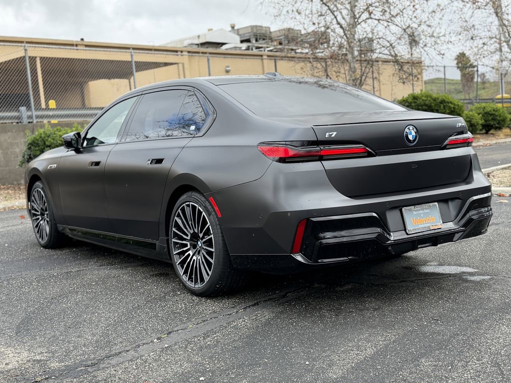 Used 2025 BMW i7 M70 AWD/4WD image 9