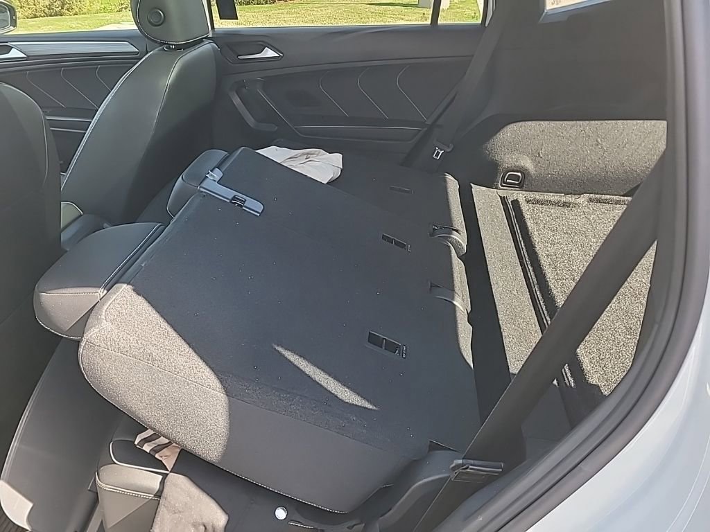 Used 2022 Volkswagen Tiguan SEL R-Line image 5