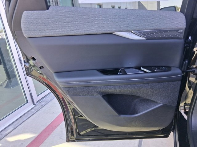 New 2026 Cadillac Optiq Luxury 1 image 25