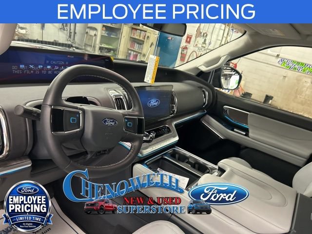 New 2026 Ford Expedition Platinum w/ Platinum Ultimate Package AWD/4WD image 14