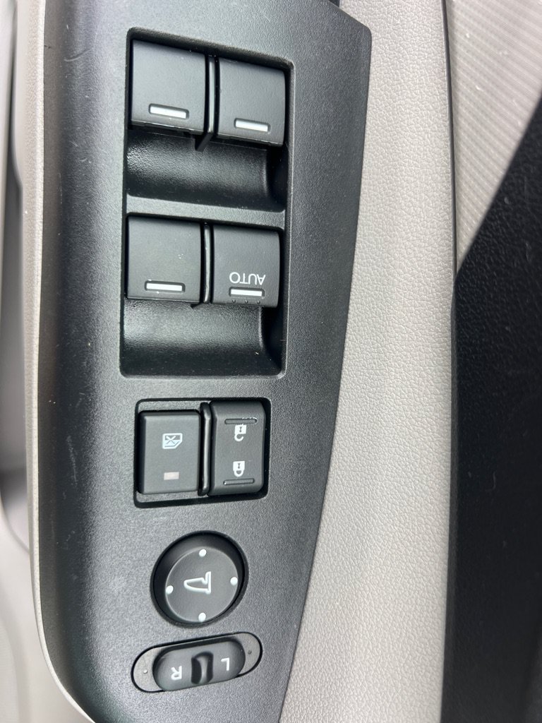 Used 2014 Honda CR-V LX image 25