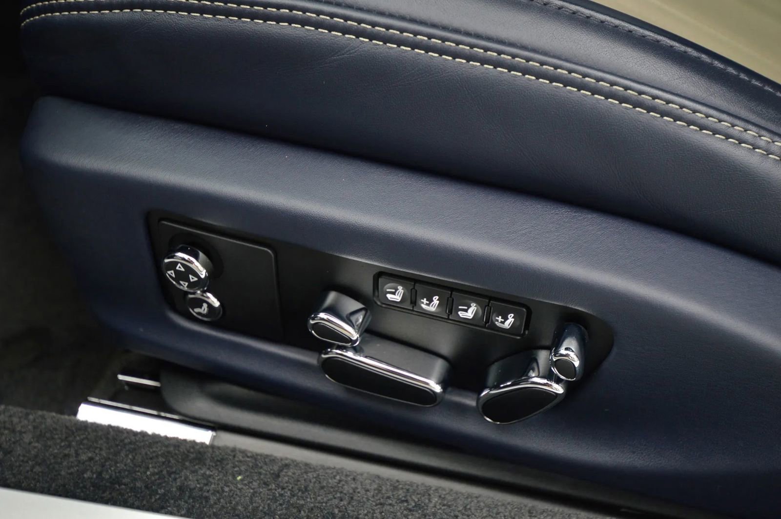 Used 2021 Bentley Continental GT image 24