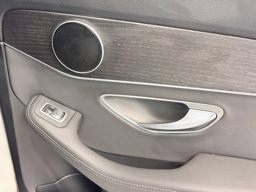 Used 2020 Mercedes-Benz C 300 Sedan image 33