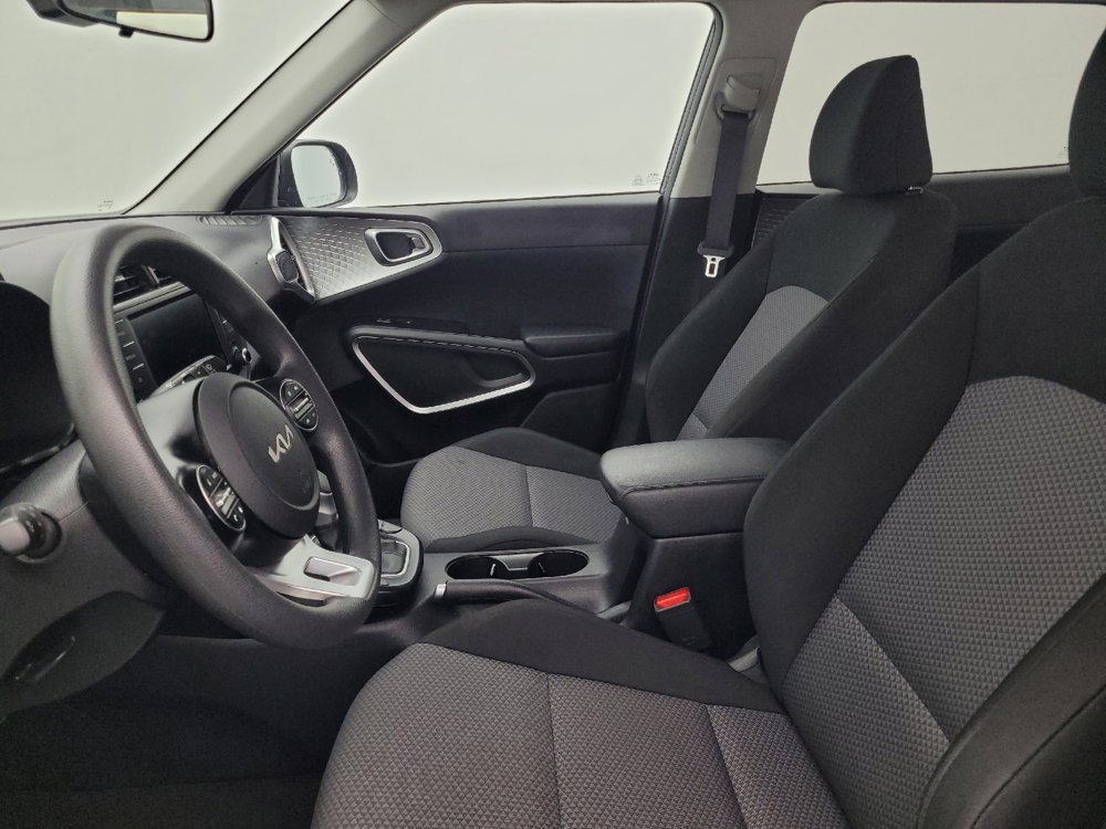 Used 2023 Kia Soul LX w/ LX Technology Package image 17