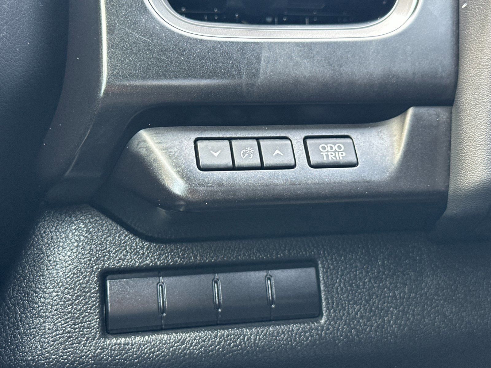 Used 2019 Lexus UX 200 w/ Premium Package image 31