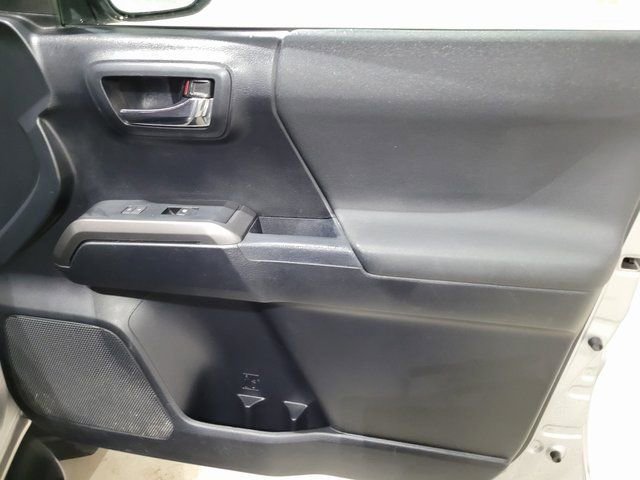 Used 2018 Toyota Tacoma TRD Sport image 54