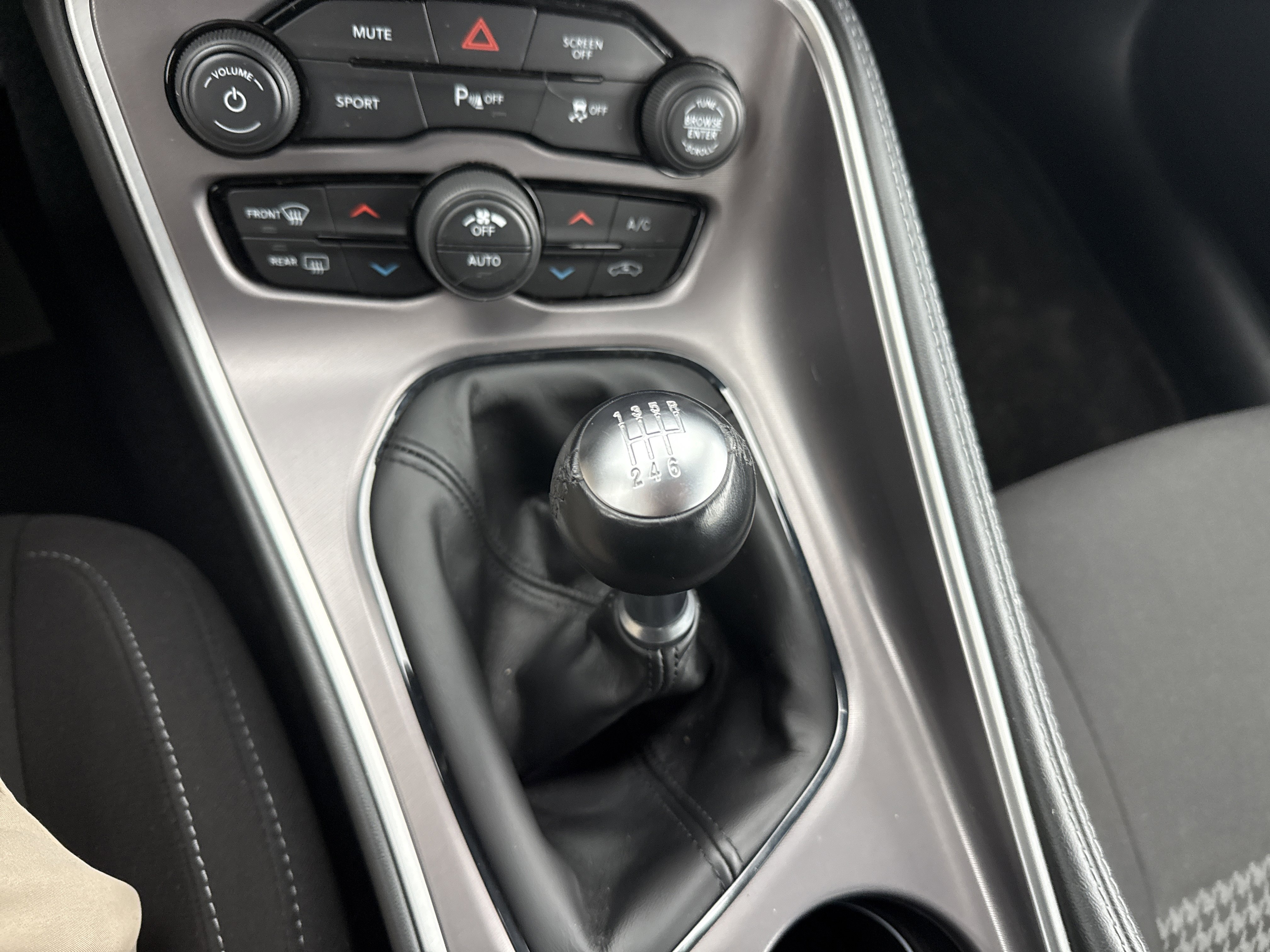 Used 2022 Dodge Challenger R/T w/ Blacktop Package image 20