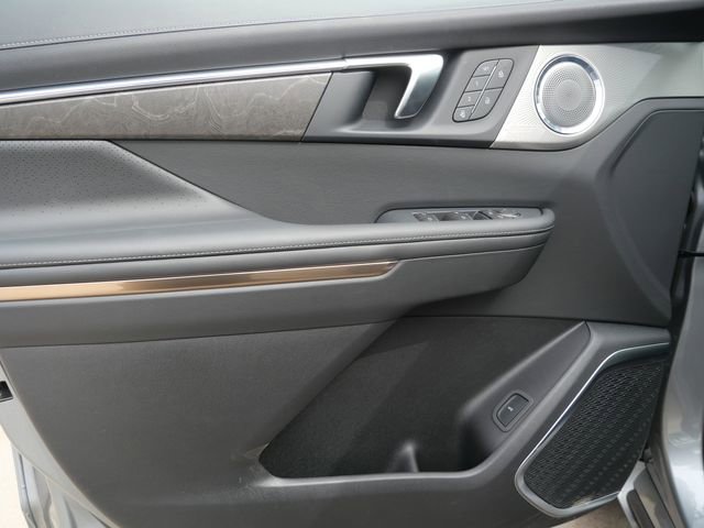 Used 2025 Buick Enclave Avenir AWD/4WD image 12