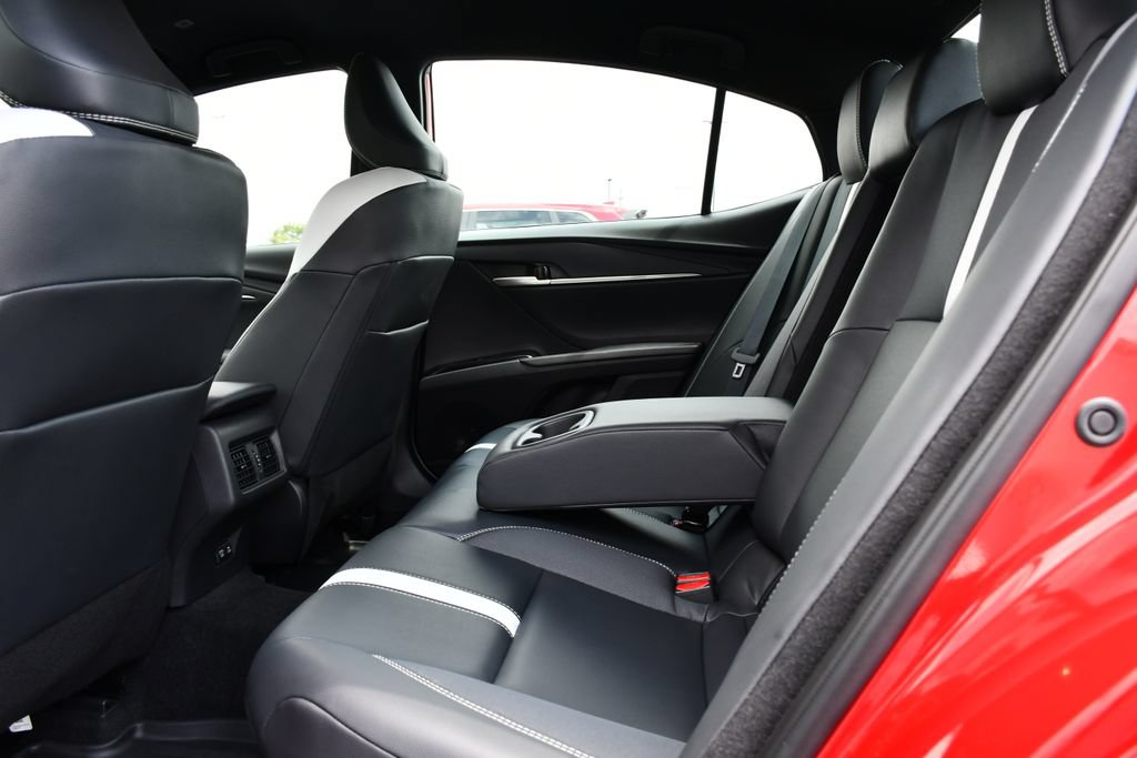 Used 2025 Toyota Camry SE FWD image 20