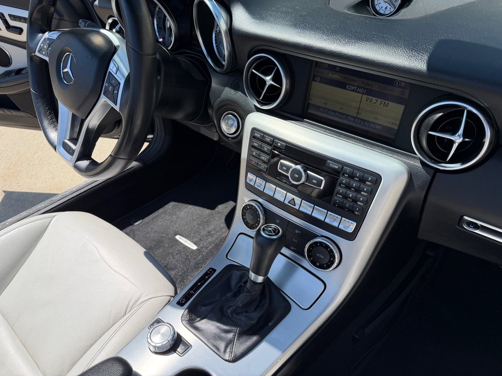 Used 2012 Mercedes-Benz SLK 350 image 17