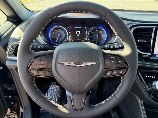 New 2026 Chrysler Pacifica Limited w/ S Appearance Package image 17