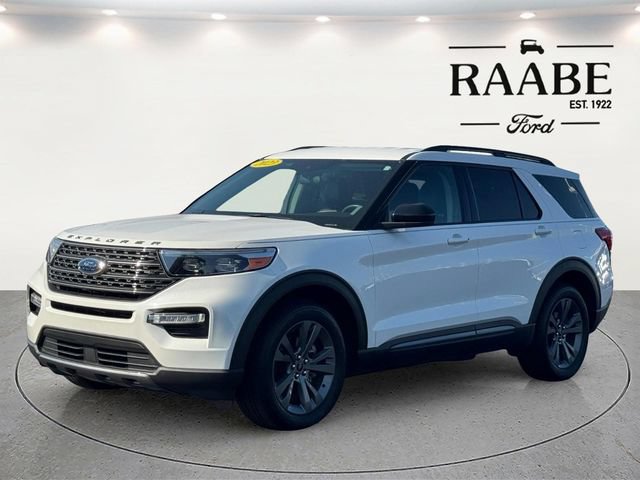 Used 2023 Ford Explorer XLT w/ Equipment Group 202A AWD/4WD image 3