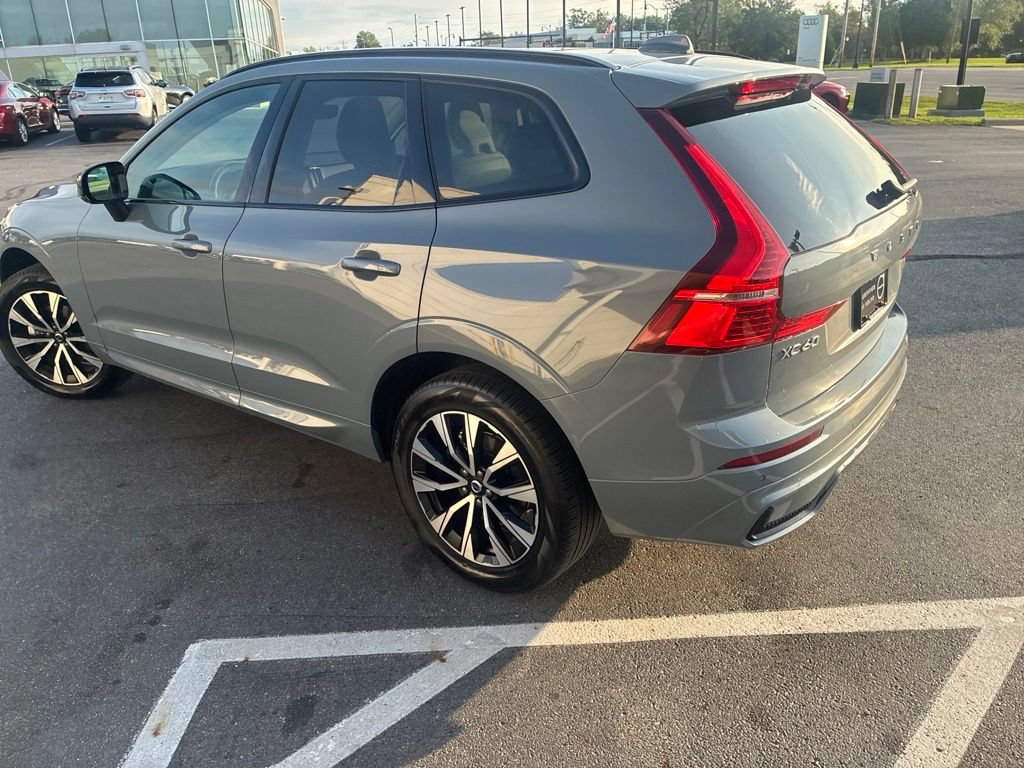 Certified 2024 Volvo XC60 B5 Core w/ Climate Package AWD/4WD image 7