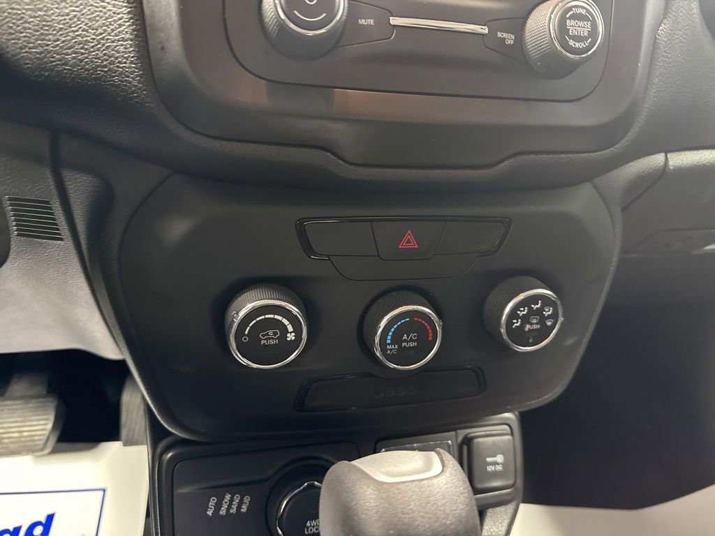 Used 2019 Jeep Renegade Sport w/ Sport Appearance Group image 19