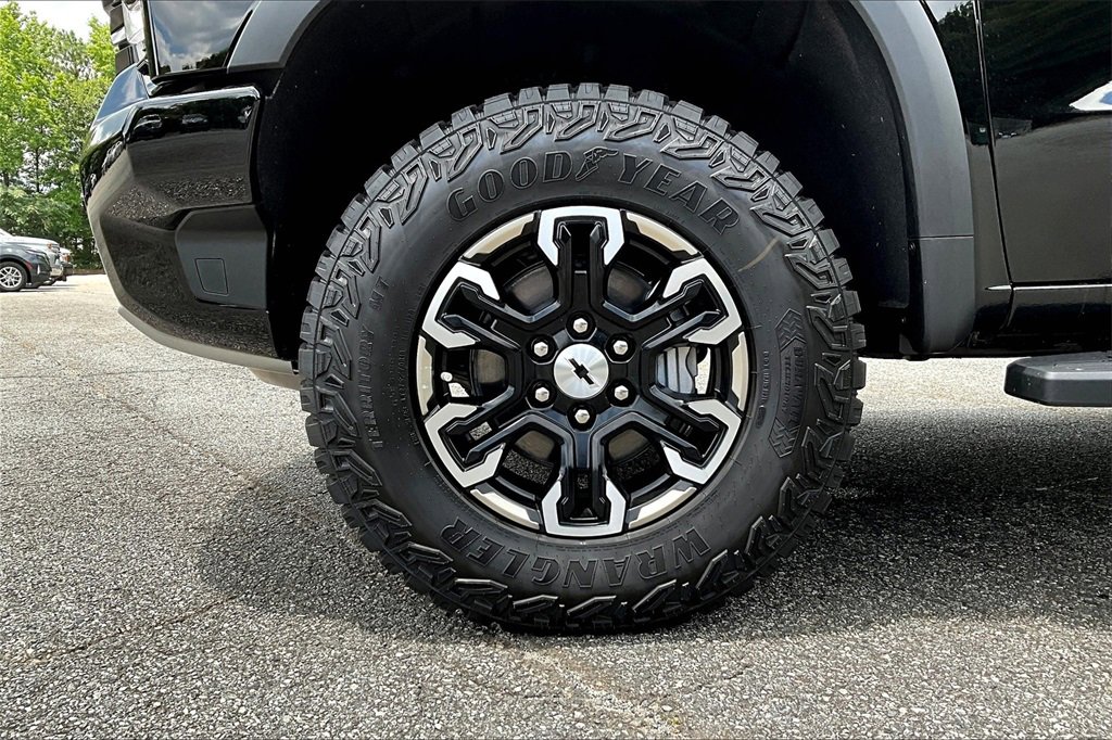 New 2025 Chevrolet Silverado 1500 ZR2 image 8