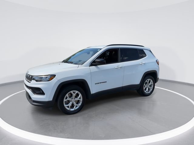 Used 2024 Jeep Compass Latitude image 4