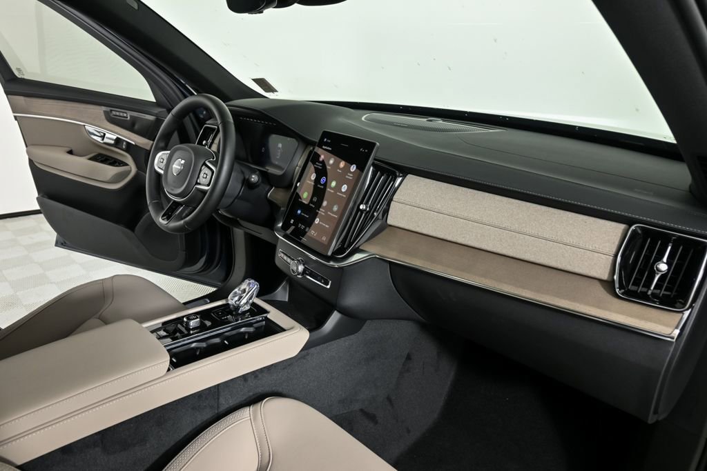 Used 2026 Volvo XC90 B6 Plus w/ Protection Package Premier image 26