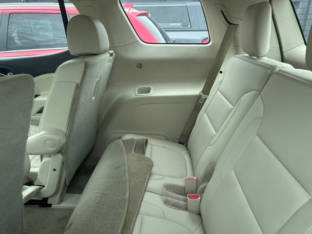 Used 2021 GMC Acadia Denali w/ Denali Technology Package FWD image 22