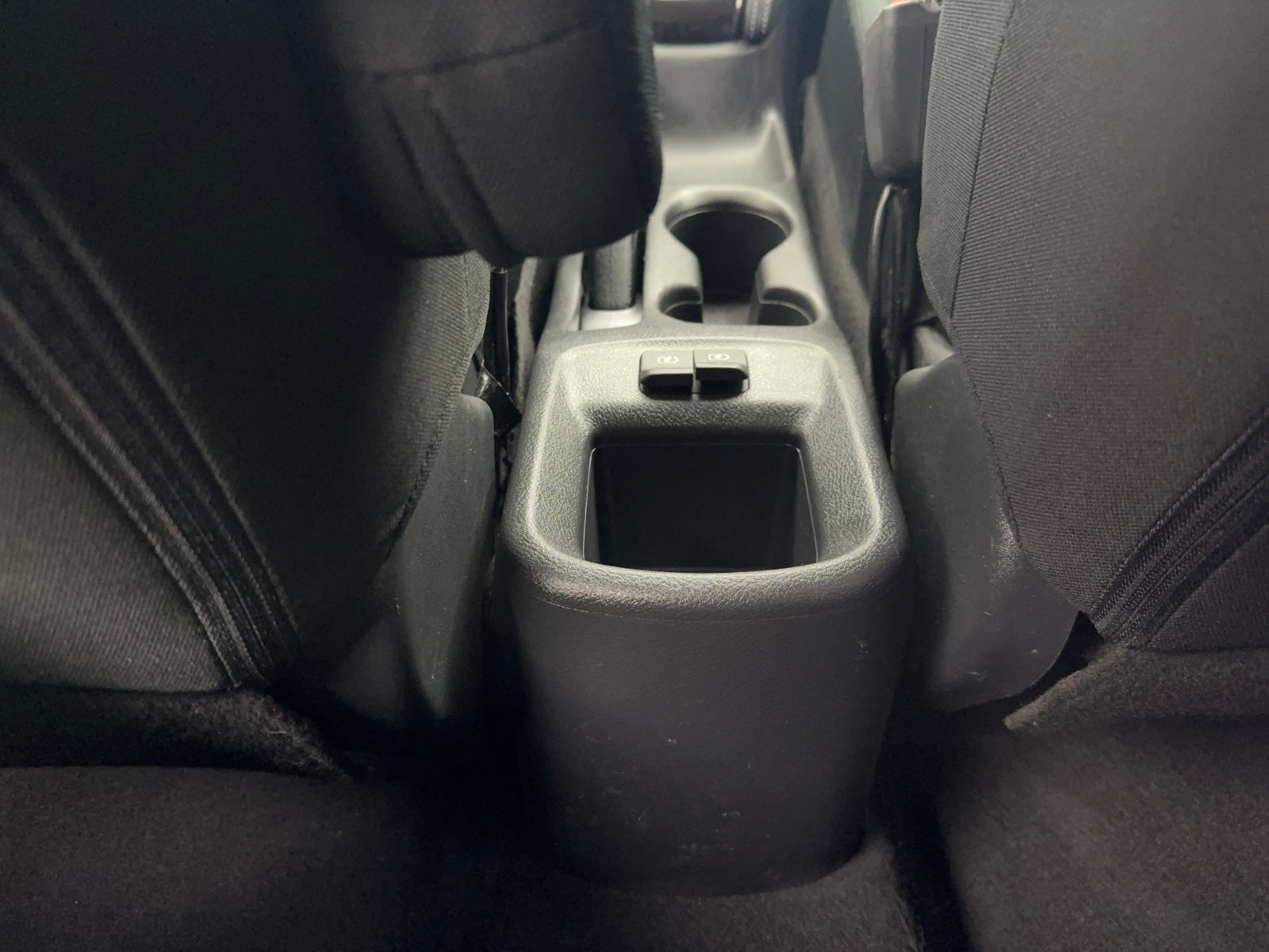 Used 2019 Nissan Kicks SR w/ Exterior Package FWD image 43