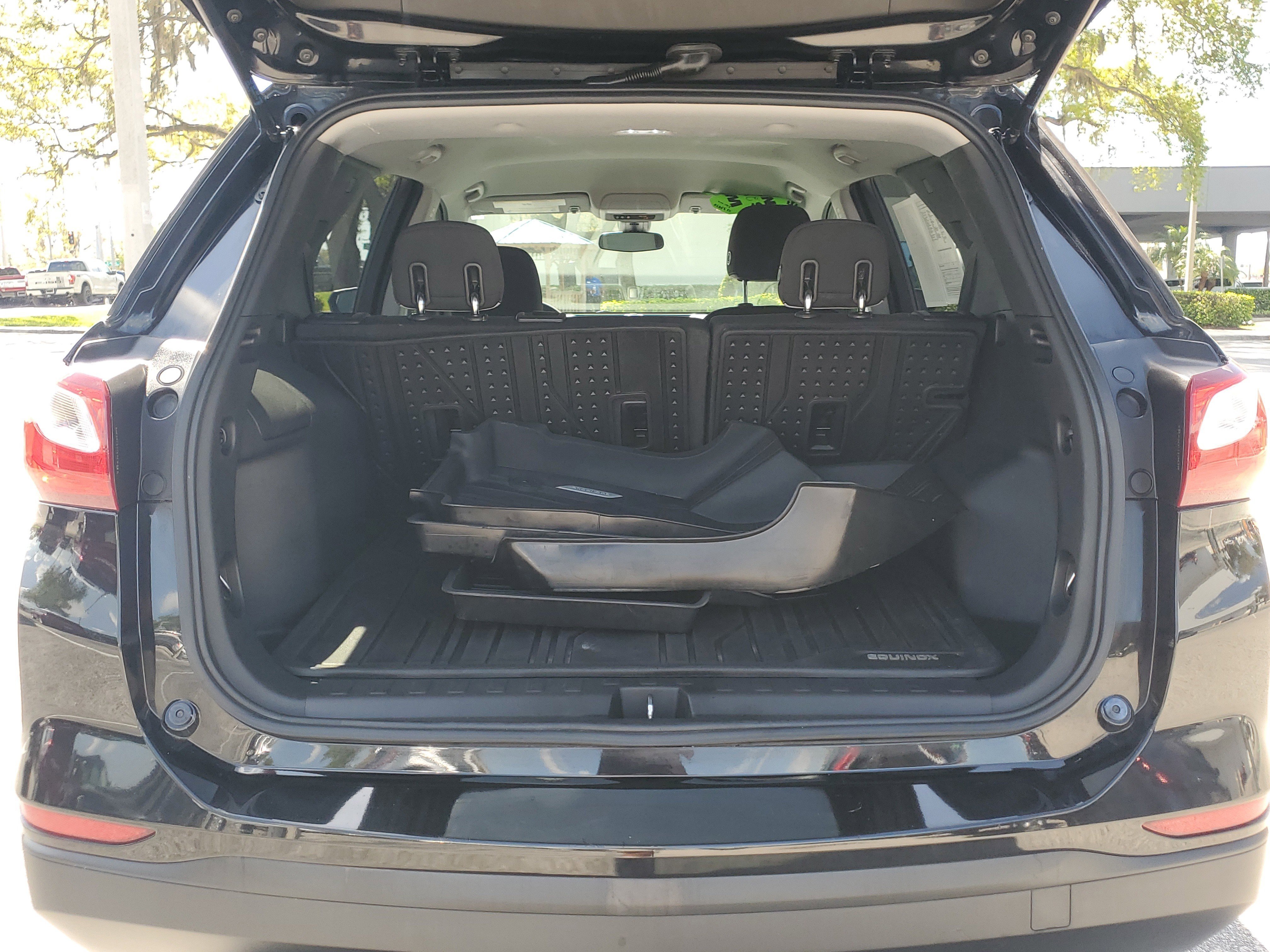 Used 2020 Chevrolet Equinox LS w/ LS Convenience Package image 10