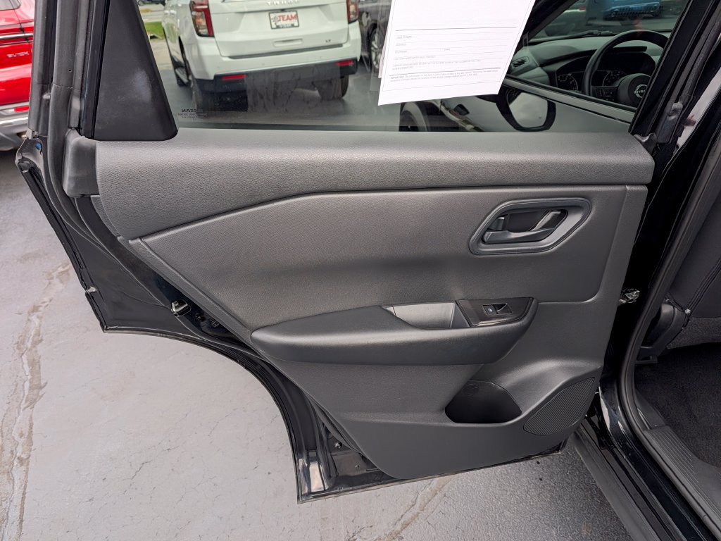 Used 2024 Nissan Rogue S AWD/4WD image 20