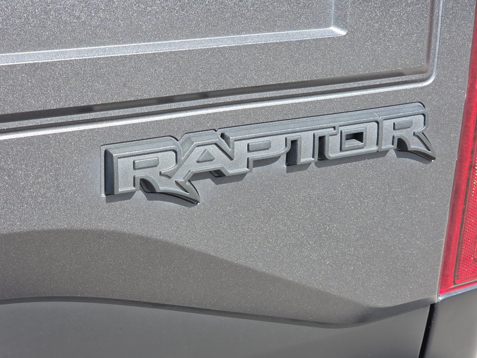 Used 2018 Ford F150 Raptor w/ Equipment Group 802A Luxury AWD/4WD image 9