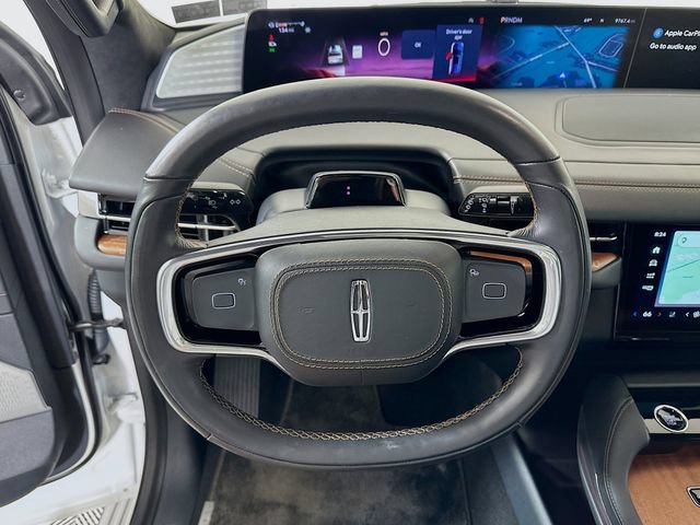 Certified 2025 Lincoln Navigator Black Label AWD/4WD image 14