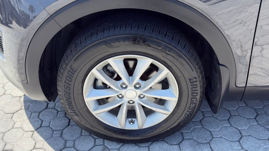 Used 2018 Kia Sorento FWD image 11
