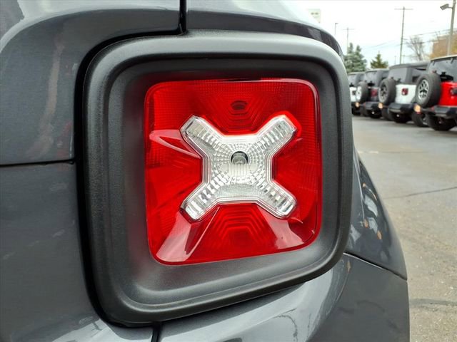 Certified 2023 Jeep Renegade Latitude image 11