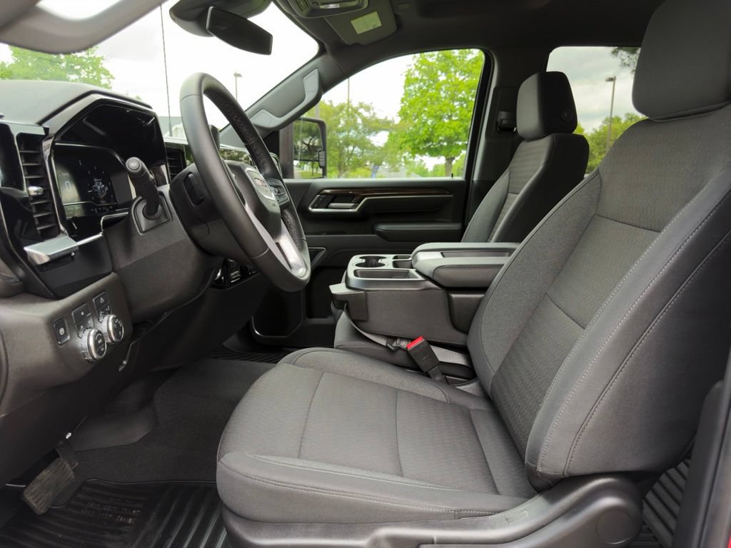 Used 2025 GMC Sierra 2500 SLE AWD/4WD image 15