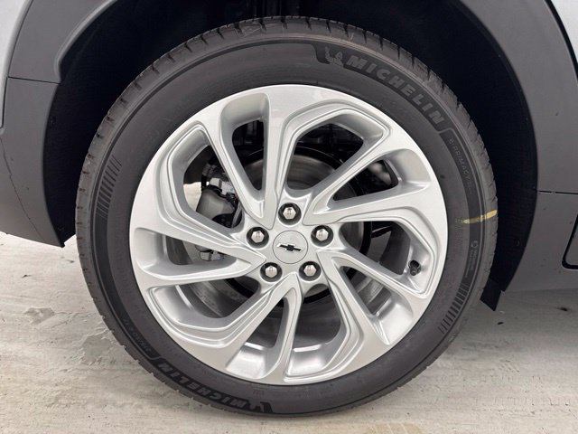 New 2027 Chevrolet Bolt LT FWD image 31