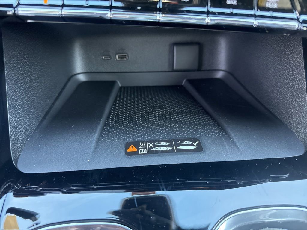 New 2026 Chevrolet Traverse High Country w/ LPO, Floor Liner Package image 15