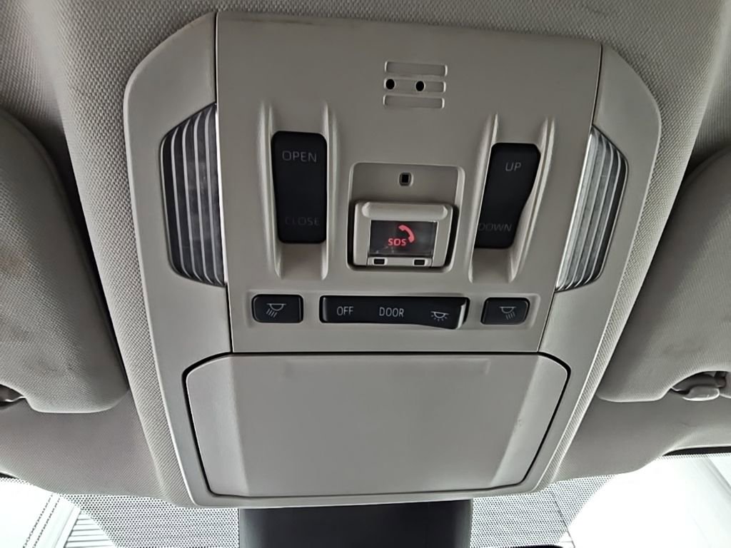 Used 2023 Toyota Highlander Limited image 25