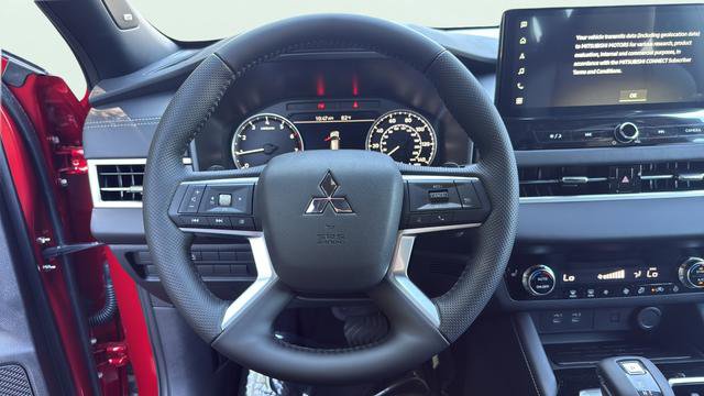 New 2026 Mitsubishi Outlander LE image 15