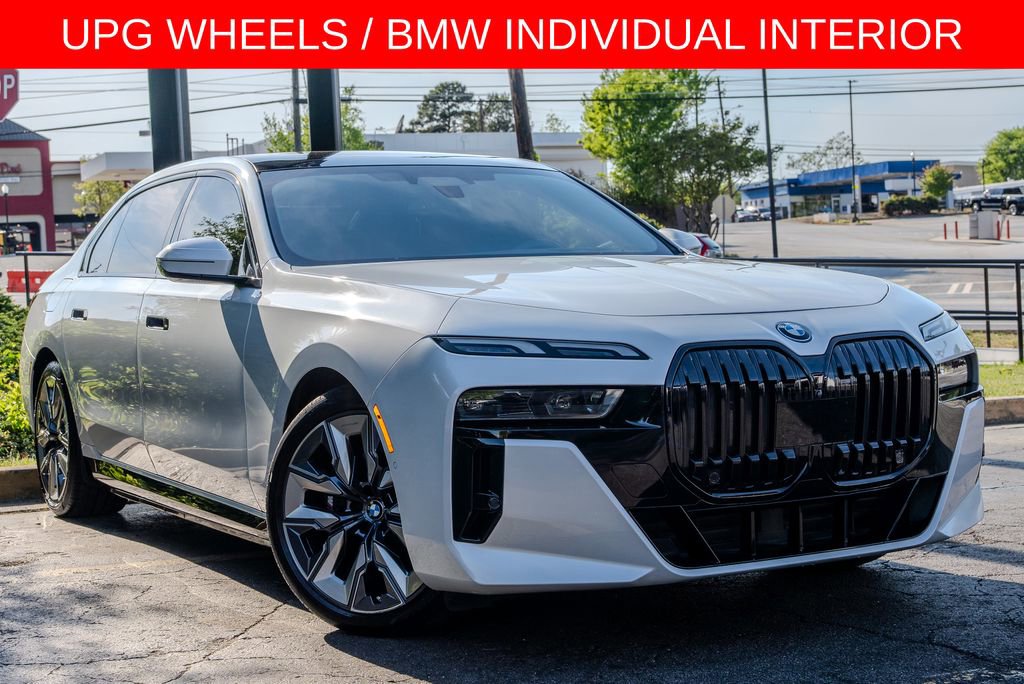 Used 2024 BMW i7 xDrive60 image 3