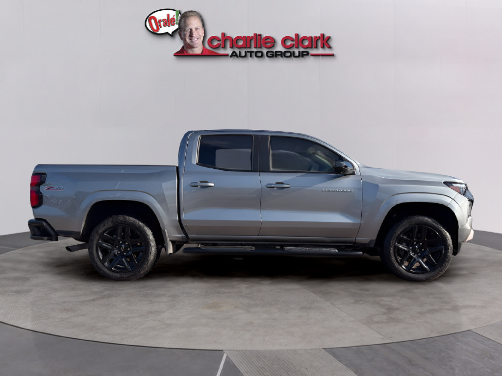 Used 2024 Chevrolet Colorado Z71 w/ Z71 Convenience Package 2 AWD/4WD image 6