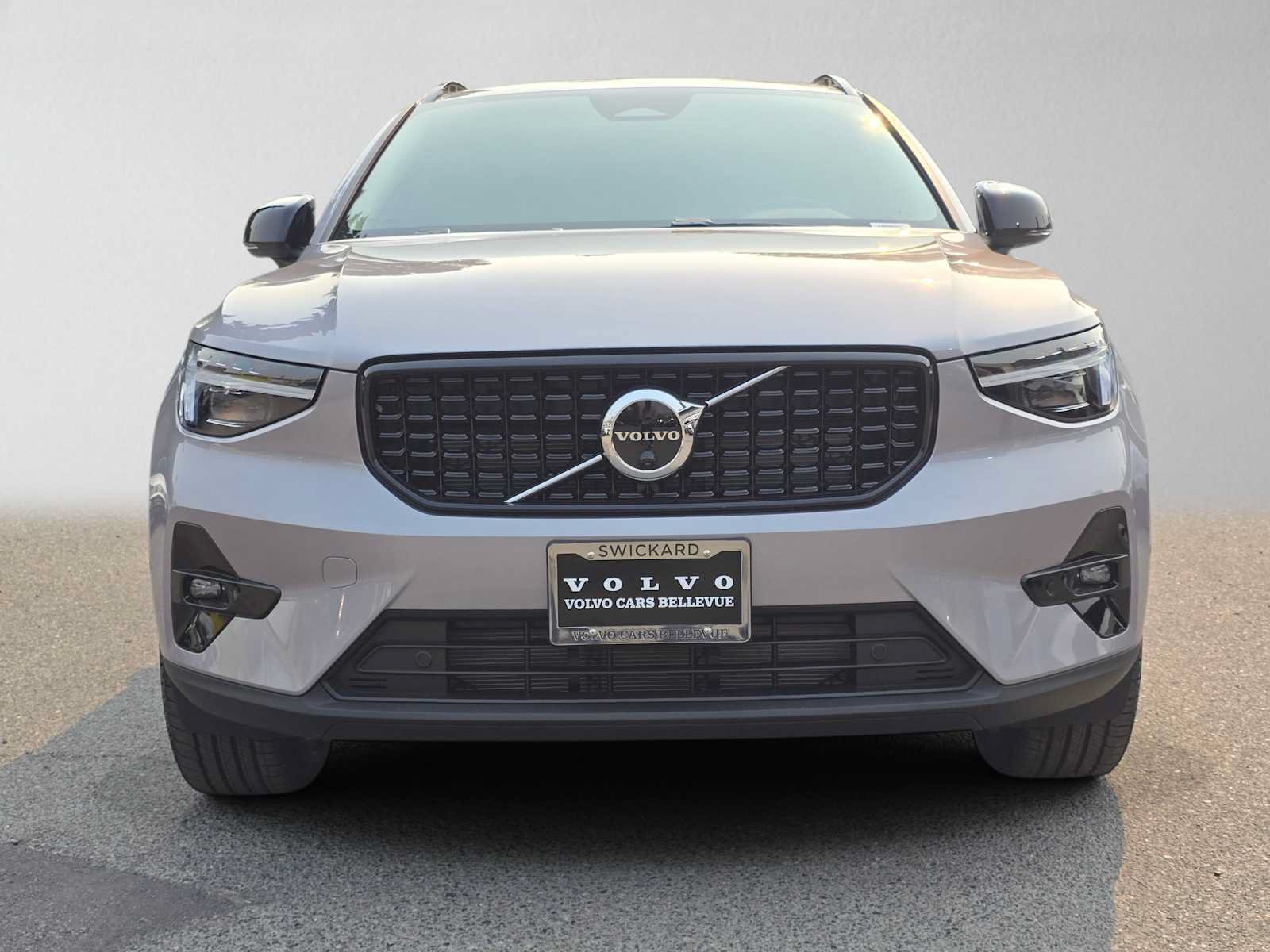 New 2026 Volvo XC40 B5 Plus w/ Protection Package Premier AWD/4WD image 8