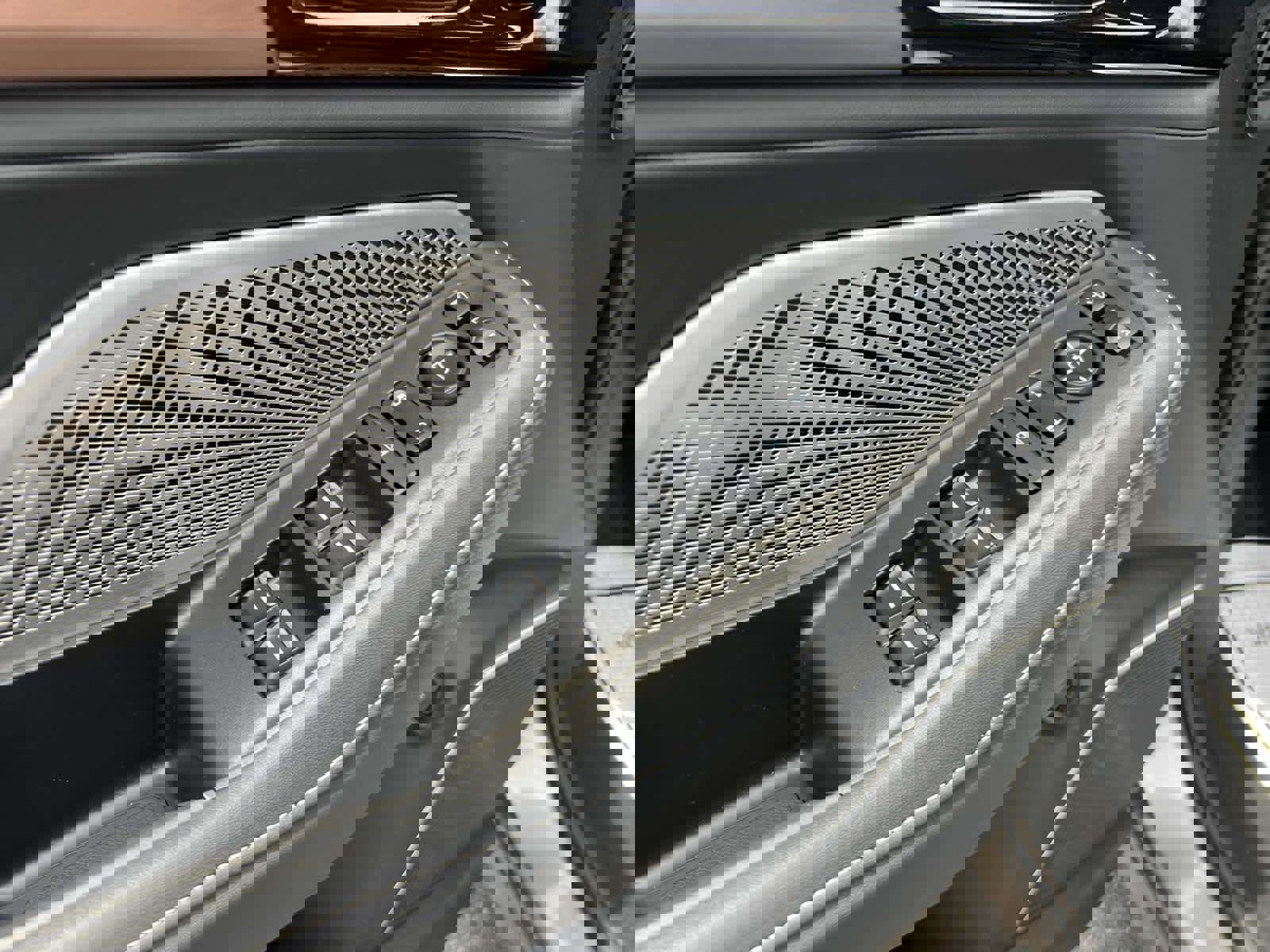 Used 2022 Acura MDX SH-AWD w/ Technology Package image 17