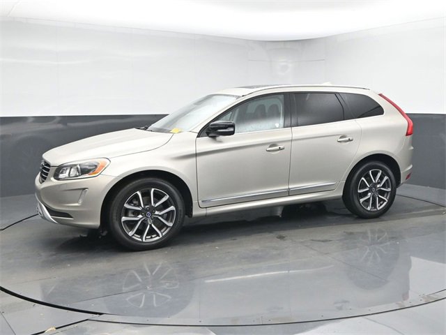 Used 2017 Volvo XC60 T6 Dynamic w/ Preferred Option Package image 4