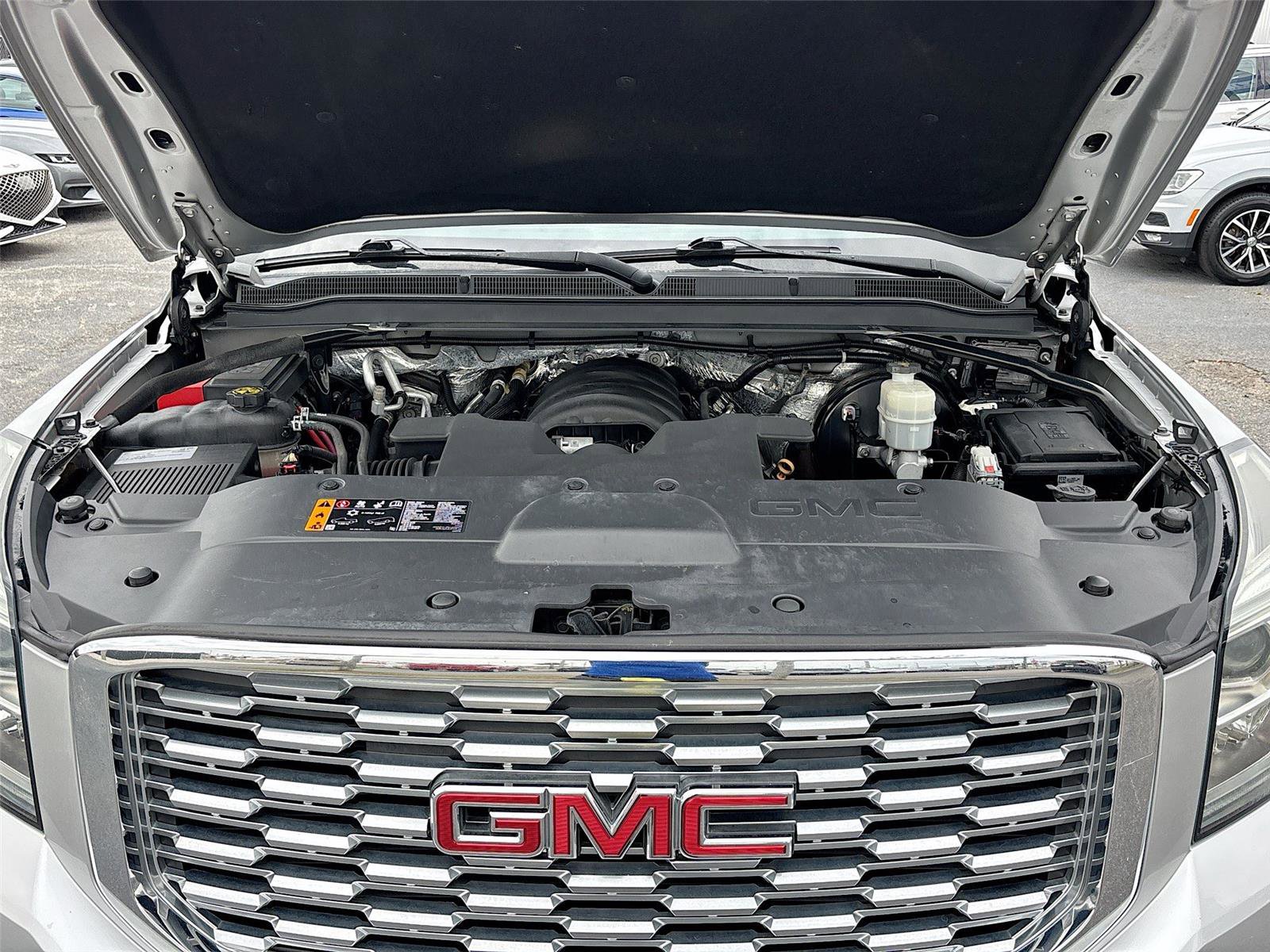 Used 2018 GMC Yukon Denali RWD image 36