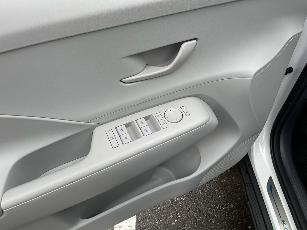 New 2025 Hyundai Kona SEL image 13