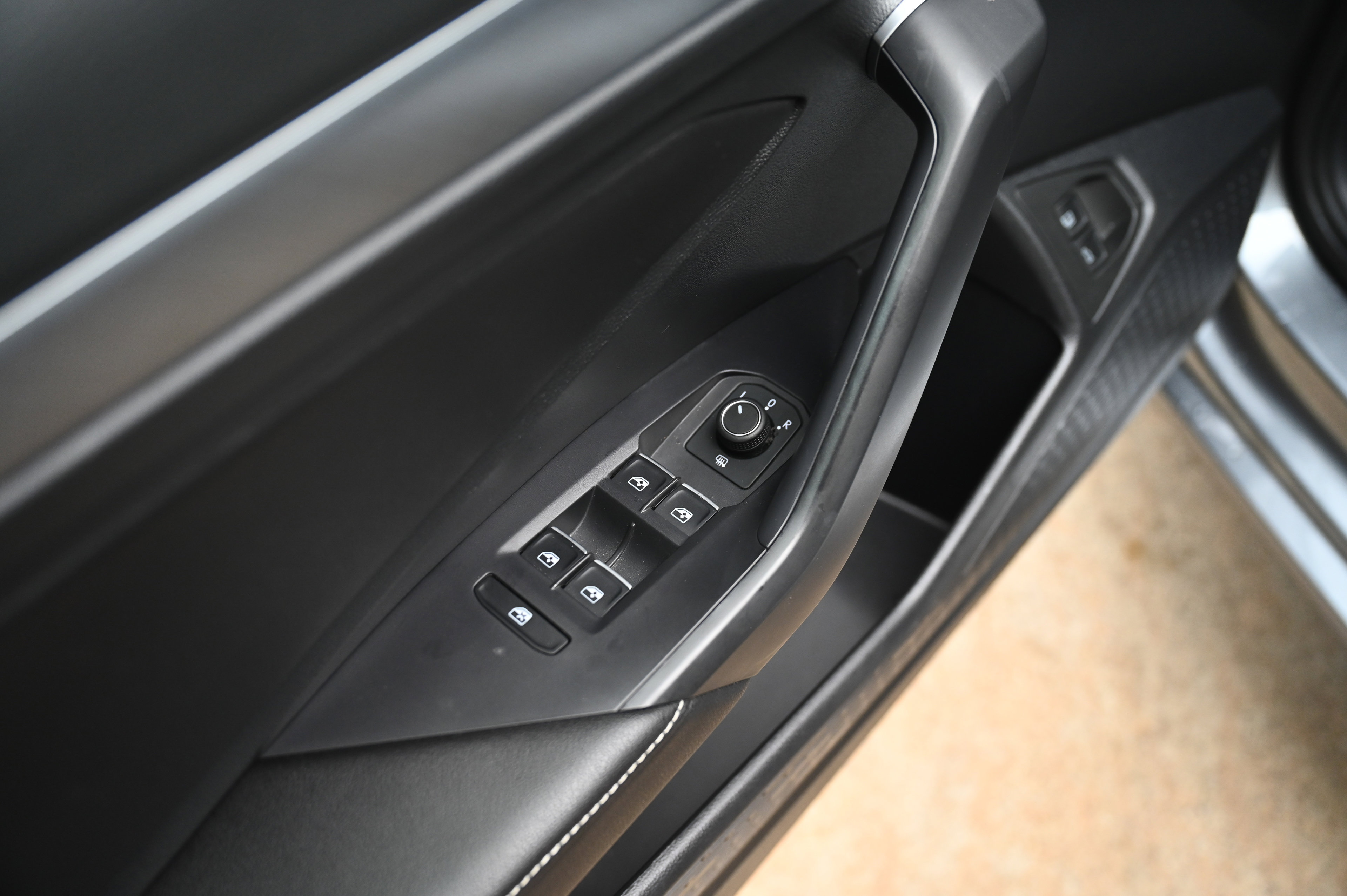 Used 2022 Volkswagen Jetta SE image 5