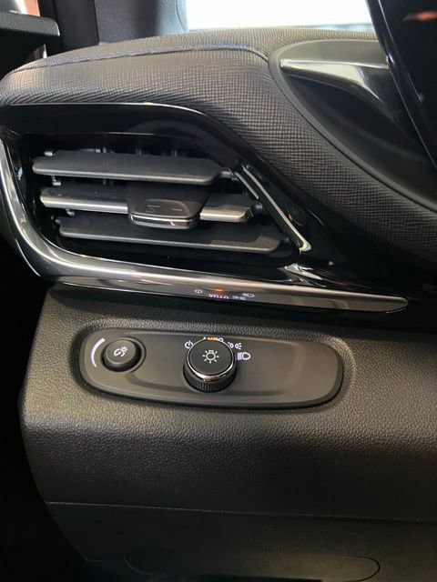 Used 2024 Buick Envista Sport Touring w/ Convenience I Package FWD image 26