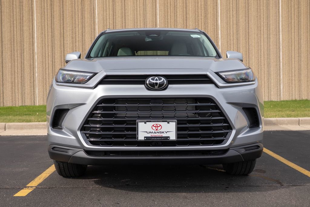 New 2026 Toyota Grand Highlander XLE image 3